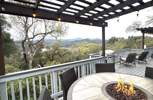 Oak Shores House | Beautiful Family Lodge with room for everyone
