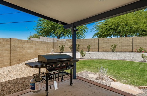 Overland Trail House | Beautiful Glendale home with FREE HEATED POOL
