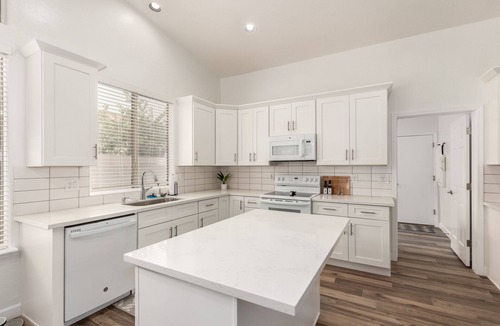 Chandler House | Beautiful Home in Gated Community
