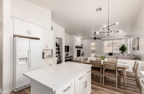 Chandler House | Beautiful Home in Gated Community