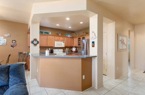 Surprise House | BEAUTIFUL HOME IN THE GRAND IN SURPRISE, BACKYARD OASIS