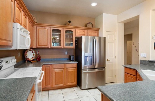 Surprise House | BEAUTIFUL HOME IN THE GRAND IN SURPRISE, BACKYARD OASIS