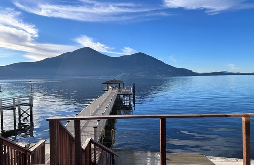 Clearlake House | Beautiful home with spectacular lake and mountain views!