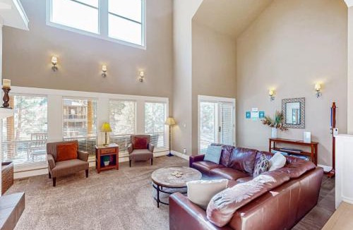 RiverWild House | Beautiful Home with Deck Shared Pool and Hot Tub - Near the Slopes
