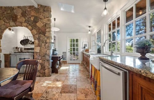 Lake Oswego House | Beautiful Italian-style Villa in Lake Oswego