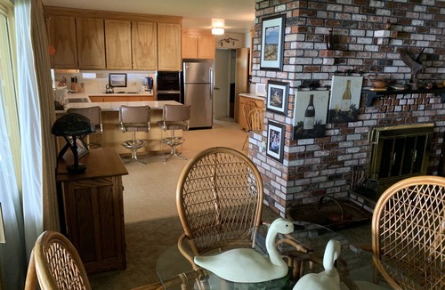 Nice House | Beautiful Lakefront Home on Clear Lake 10% OFF ANY 3 DAY BOOKING IN AUGUST
