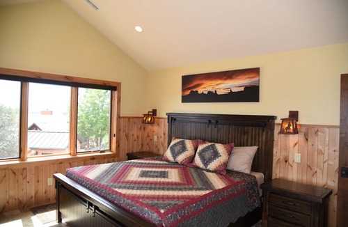 Kanab Cabin | Beautiful Lodge With Private Pool, Hot Tub, and Pickleball Court