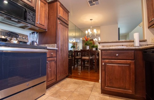 Mesa Condo | BEAUTIFUL MESA PROPERTY-Easy Access-Garage EV Chrg/Patio/Pool/Hot Tub/30-DAY MIN