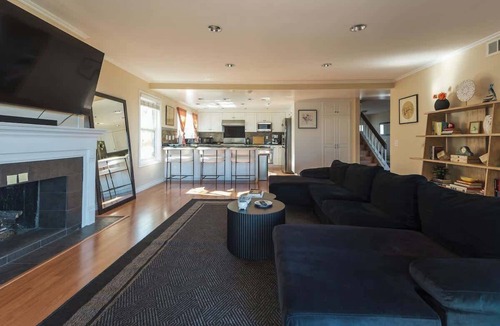Monterey Park House | Beautiful Monterey Park Home W/View+Backyard+BBQ