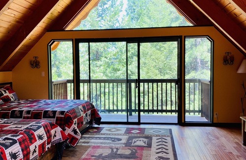 Placerville Ski Chalet | Beautiful Mountain Chalet- Sierra Tahoe Area