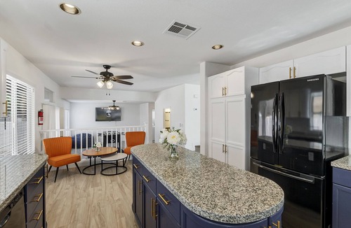 Spring Valley House | Beautiful Newly Renovated 4 Bed House U024