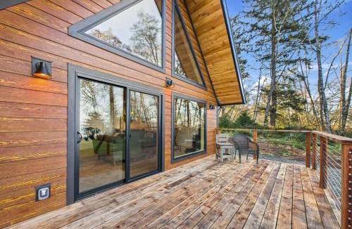 Trinidad House | Beautiful Ocean View Cabin and Hot Tub!