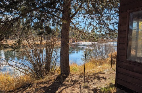 Chiloquin House | Beautiful rustic lodge on Williamson River. Only 30 miles to Crater Lake!