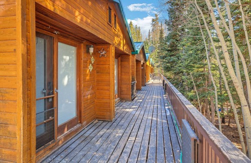 Beaver Condo | Beautiful Ski-in/Ski-out Condo Located On The Eagle Point Resort! by RedAwning