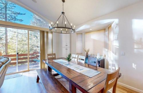 Pioneer Trail House | Beautiful & Spacious Newer Home with Lovely Master Suite & Gourmet Kitchen