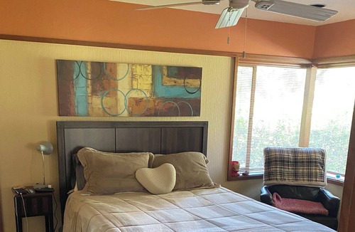 Lincoln Acres House | Beautiful spacious 3 bed 3 bath house with a pool/jacuzzi, and a large back yard