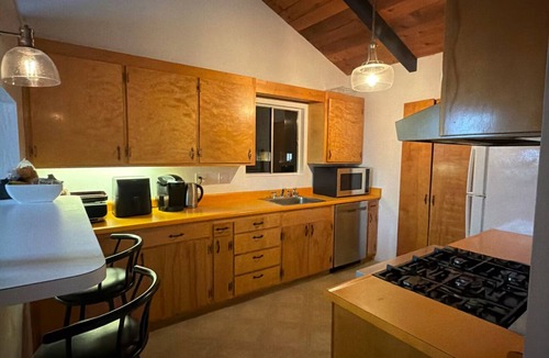 San Anselmo House | Beautiful, spacious home in a quiet San Anselmo setting with stunning views