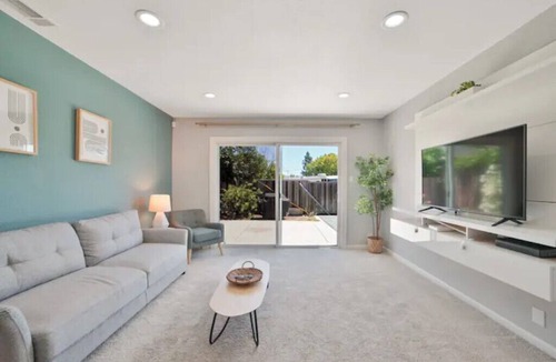 Edenvale House | Beautiful, Stylish 3 Bedroom Home in San Jose!