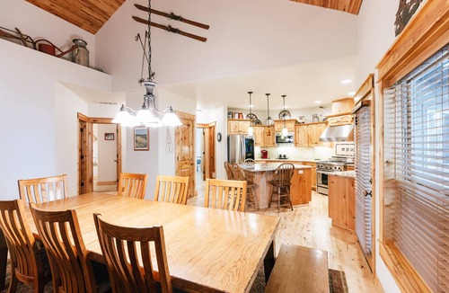 Sunriver House | Beautiful Sunriver Home w/Central Oregon Charm, Great for families, SHARC