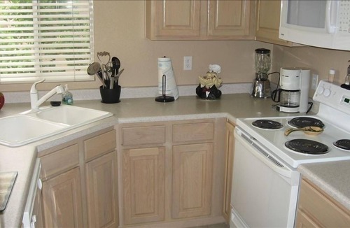 Superstition Lakes Condo | Beautiful Superstition Lakes Condo: Golf Course, Lakes & Pool