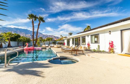 Palm Springs Villa | Beautiful villa with private pool