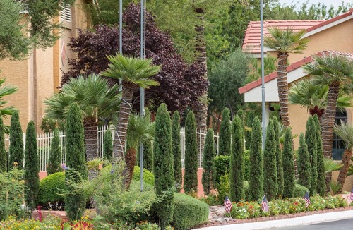 Las Vegas Villa | Beautifully Renovated Condo, Sleeps 4 - Free Shuttle to/from Strip, Outdoor Pool