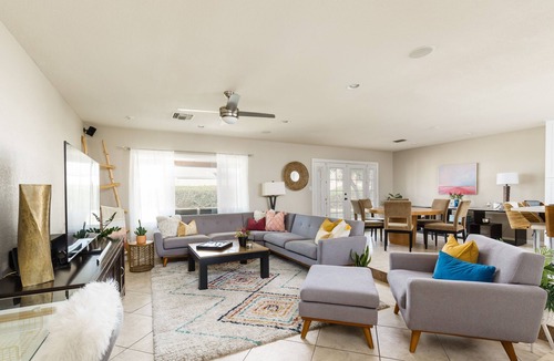 Covey House | Beck's Haven - Private Yard - Minutes to Old Town