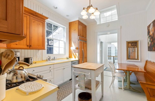 Homewood House | Belleview Lakefront by Tahoe Getaways - Hot Tub, Pier, Buoy and Guest House