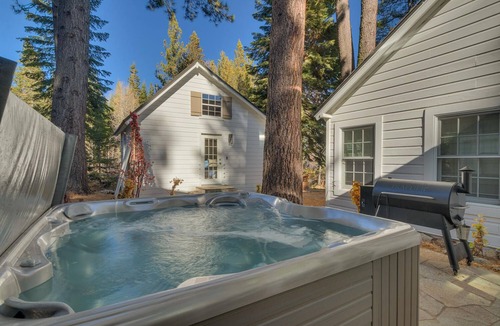 Homewood House | Belleview Lakefront by Tahoe Getaways - Hot Tub, Pier, Buoy and Guest House