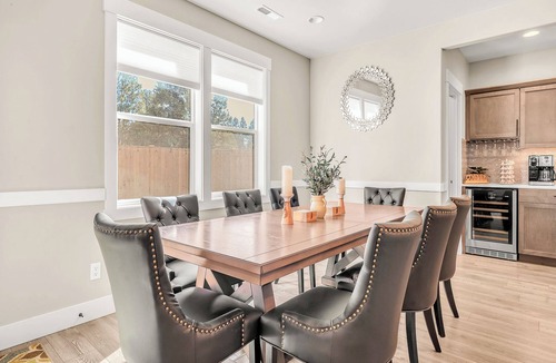 Boyd Acres House | Bend Luxury Hot Tub Game Room Near Downtown
