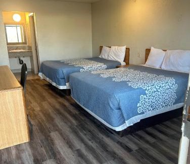 Oildale Hotel | Best Economy Inn & Suites