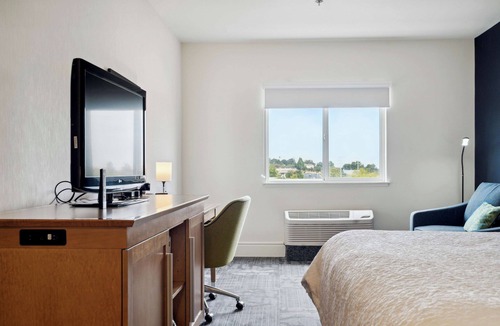 Vacaville Hotel | Best Place to Unwind! Outdoor Pool, Pets Allowed, Near Southwood Park!