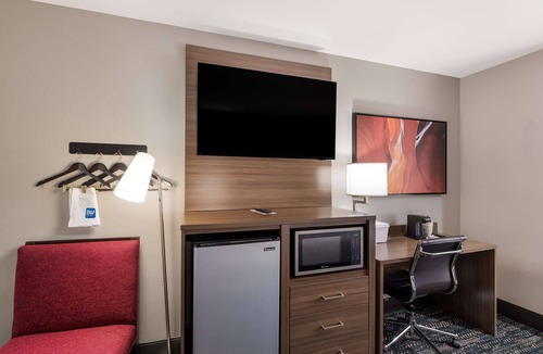 Flagstaff Hotel | Best Western Bellemont Shadow Mountain Inn