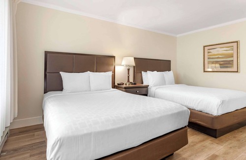 Northwest Carmel Hotel | Best Western Carmel's Town House Lodge