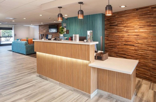 Sierra Vista Hotel | Best Western Plus Sun Canyon