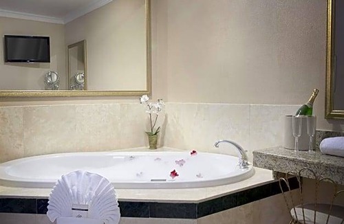 Lantern District Hotel | Best Western Plus Marina Shores Hotel
