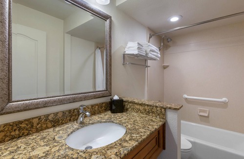 Kingman Hotel | Best Western Plus A Wayfarer's Inn And Suites