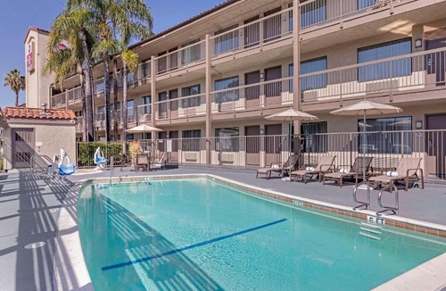 City of Industry Hotel | Best Western Plus Executive Inn Rowland Height City of Industry