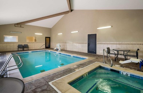 Ballard Hotel | Best Western Plus Landmark Hotel