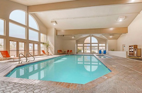Southeast Salem Hotel | Best Western Plus Mill Creek Inn