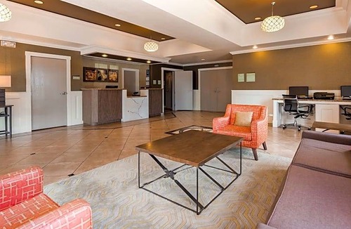 Oakdale Hotel | Best Western Plus Rama Inn & Suites