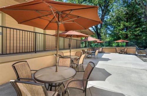 Sonora Hotel | Best Western Plus Sonora Oaks Hotel and Conference Center