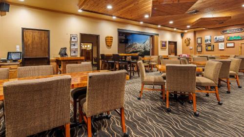 Mount Shasta Hotel | Best Western Plus Tree House