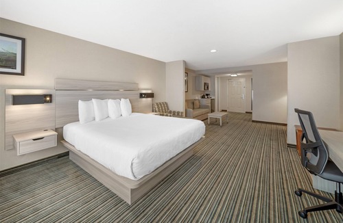 Redding Hotel | Best Western Plus Twin View Inn & Suites