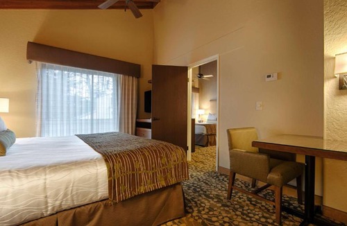 Pacific Grove Hotel | Best Western The Inn & Suites Pacific Grove
