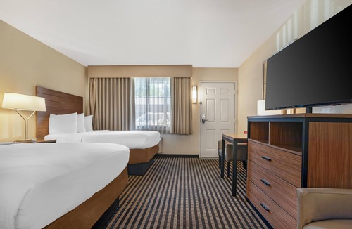 Modesto Hotel | Best Western Town House Lodge