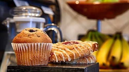 Raisin Hotel | Best Western Village Inn