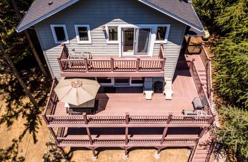 Groveland House | Better at the Lake Home with Private Dock