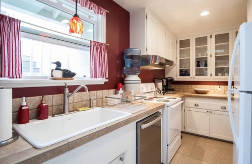 Capistrano Beach House | Betty's Beach Bungalow! STR16-0438