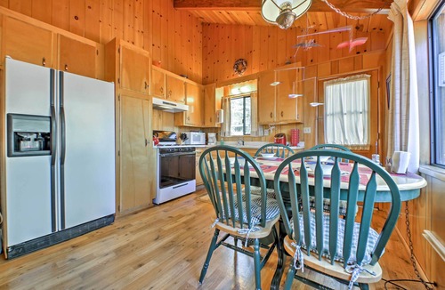 Fawnskin Cabin | Big Bear Lake Cabin w/Deck ~ 7 Mi to Ski Slopes!